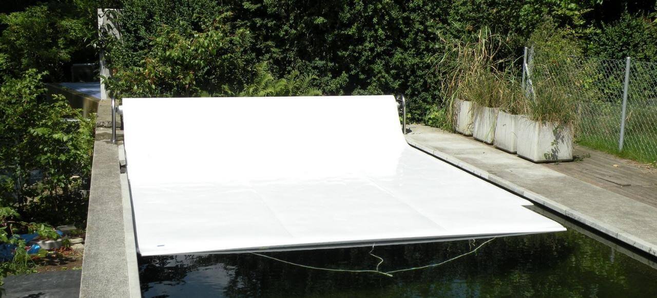 ISOLA Abdeckung mit manueller Aufrollvorrichtung